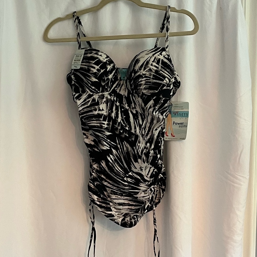 NWT Woman’s Assets a spandex brand size medium bathing suit top $20